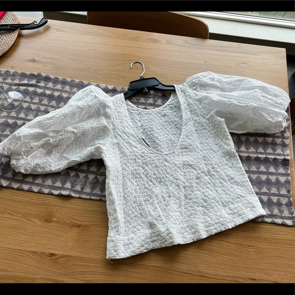 Zara open back puffy sleeve blouse - Picture 3 of 5